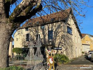 Local 326 m² VILLENEUVE