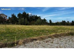 Terrain 805 m² Etables