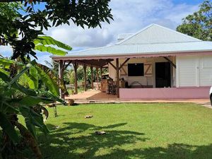 Riviere pilote villa f4 + mezzanine avec dependance terrain plat