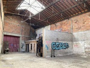 Local industriel 590 m²