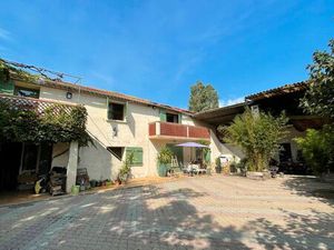 T3 meublé dans mas au calme. Pour amoureux des animaux