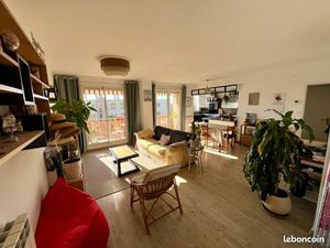 Appartement T3 meublé 77 m2 avec balcon - Dernier étage - secteur Beaumont (12e)