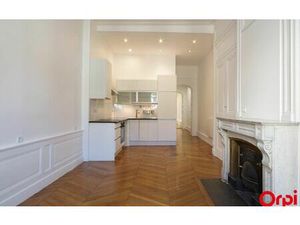 Location appartement  m² T-4 à Lyon 6  1 630 €