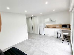 Grand studio à louer