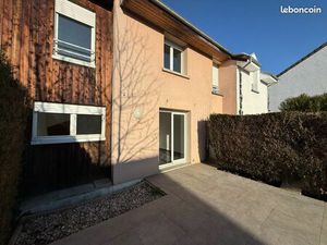 Maison mitoyenne à louer- disponible de suite