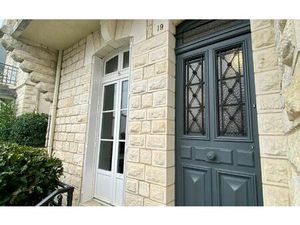 Location maison  m² T-9 à La Rochelle  3 000 €