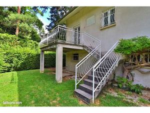 Maison 10 pièces 216 m²