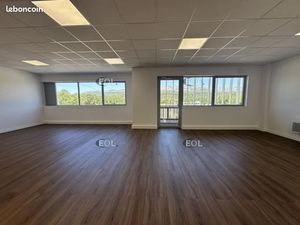 Local d'activité 385 m²