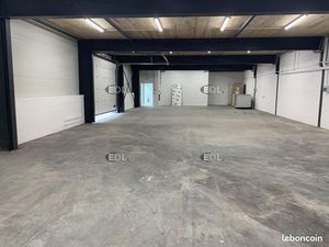 Local d'activité 300 m²