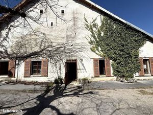 Grange 5 pièces 273 m²