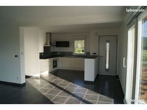 Maison 4 pièces 100m2 avec garage et espace vert à Viménil