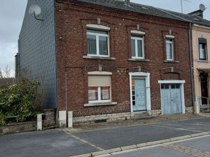 Maison mitoyenne de 140m² avec terrasse  garage et terrain de 2000m²