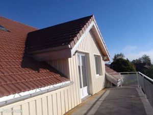 Appartement duplex et toit terrasse à Gilley