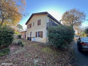 Maison 8 pièces 239 m²