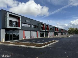 Local bureaux 7 560 m²