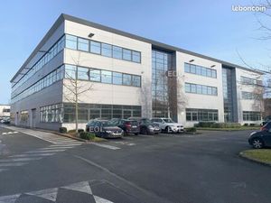 Local bureaux 3 685 m²