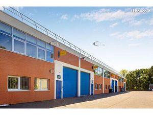 Local bureaux 1 680 m²