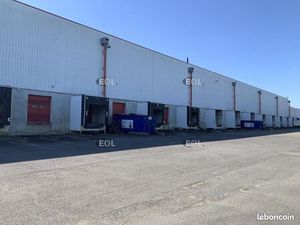Local industriel 5 769 m²