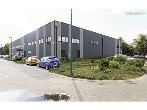Local industriel 2 753 m²