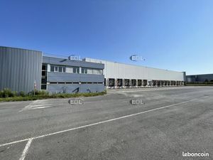 Local industriel 7 986 m²
