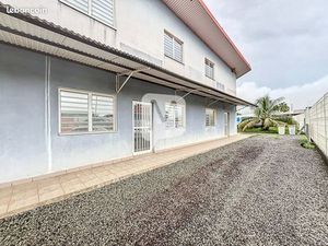 Local commercial 35 m² Cayenne