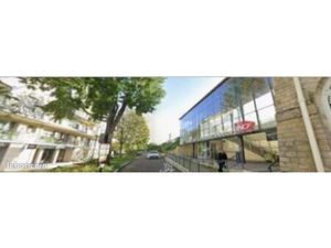Local commercial 512 m² COURBEVOIE