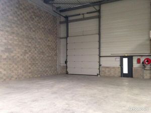 Local d'activité 473 m²