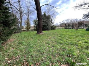Terrain 400 m² Leognan