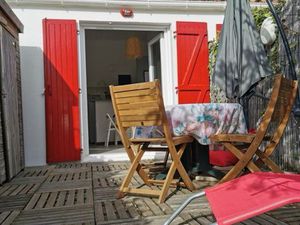 Maisonnette avec terrasse et parking