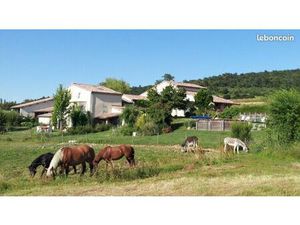 En Ardèche  maison 9 pièces 225 m²   proprieté avec terrain  13 hectares