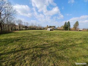 Terrain 3241 m² Mauriac