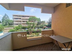 Appartement F1 avec balcon + cave aux Vespins