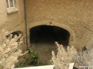 T2 50 m2 bel immeuble en pierre