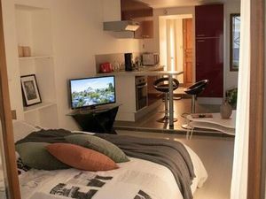 Studio meublé 33 m2 loué TOUTES CHARGES COMPRISES (elec  eau  chauffage)