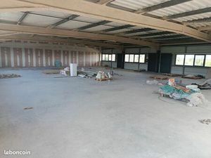 Local 319 m² SAINT FRANCOIS