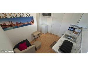 Petit T2 meublé à KOUROU