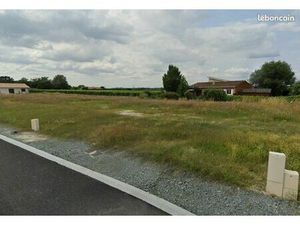 Terrain 685 m² Saint Quentin De Baron