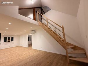 Appartement T3 bis rénové avec mezzanine & balcon – Centre-ville de Perros-Guirec