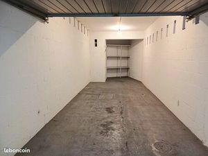 Parking/box 1 pièce 20 m²