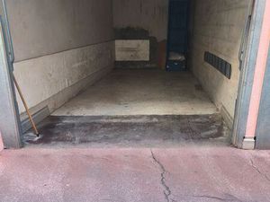 Garage fermé dans résidence privée