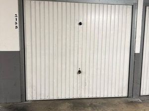 Vend parking box fermé environs 15M2 très sécuriser