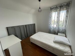 Chambre dans une maison