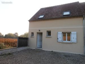 F4 dans village tout proche Compiègne