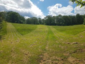 Parcelles terrain 23 hectares avec Bâtiment