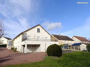 Maison 3 chambres - proche évoles