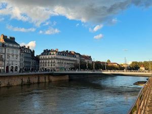 Bureaux 85 m² centre Besançon – Vue Doubs