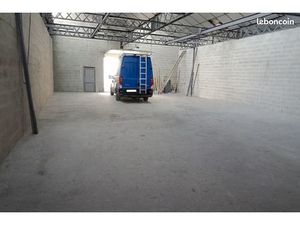 Entrepôt de 325 m² à louer – Idéal stockage ou activité professionnelle