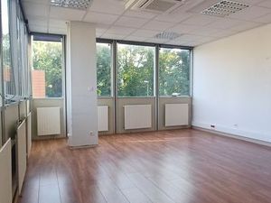 Local commercial bureau 230m2