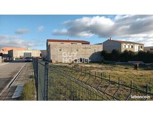 Local industriel 375 m²