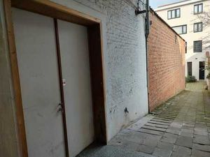 Rez de chaussée de 140 m2 à aménager